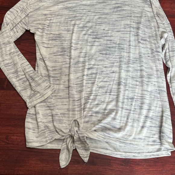 Motherhood tie front shirt - Picture 2 of 3